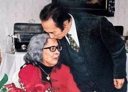 2004新澳門天天開好彩大全正版——全面解析與回顧，澳門彩票解析與回顧，2004年天天好彩正版大全