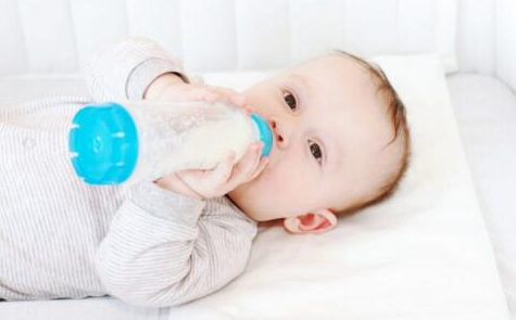 嬰兒喝什么奶粉好——全面解析與選擇指南，嬰兒奶粉選擇指南，全面解析與推薦，讓寶寶喝得更健康！