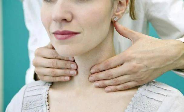 甲狀腺癌早期征兆，了解并預(yù)防的十個(gè)關(guān)鍵信號(hào)，甲狀腺癌早期征兆解析，十個(gè)關(guān)鍵信號(hào)助你預(yù)防與了解