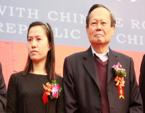 翁帆個(gè)人資料簡(jiǎn)介圖片，翁帆個(gè)人簡(jiǎn)介圖片