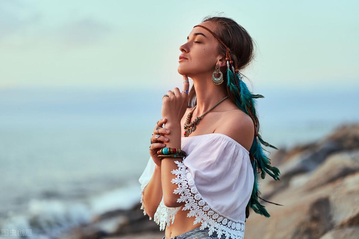 插花弄玉的藝術(shù)，探索與欣賞，插花弄玉的藝術(shù)，探索與欣賞之美