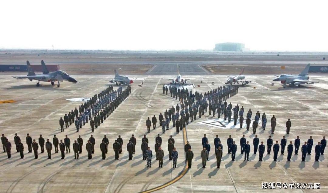 殲11B與殲10C，究竟哪個更厲害？，殲11B與殲10C性能對比，哪個更出眾？